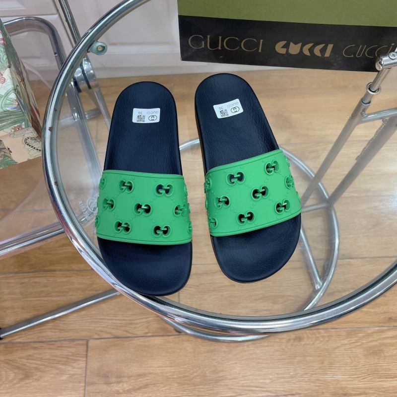 G*u*i slippers